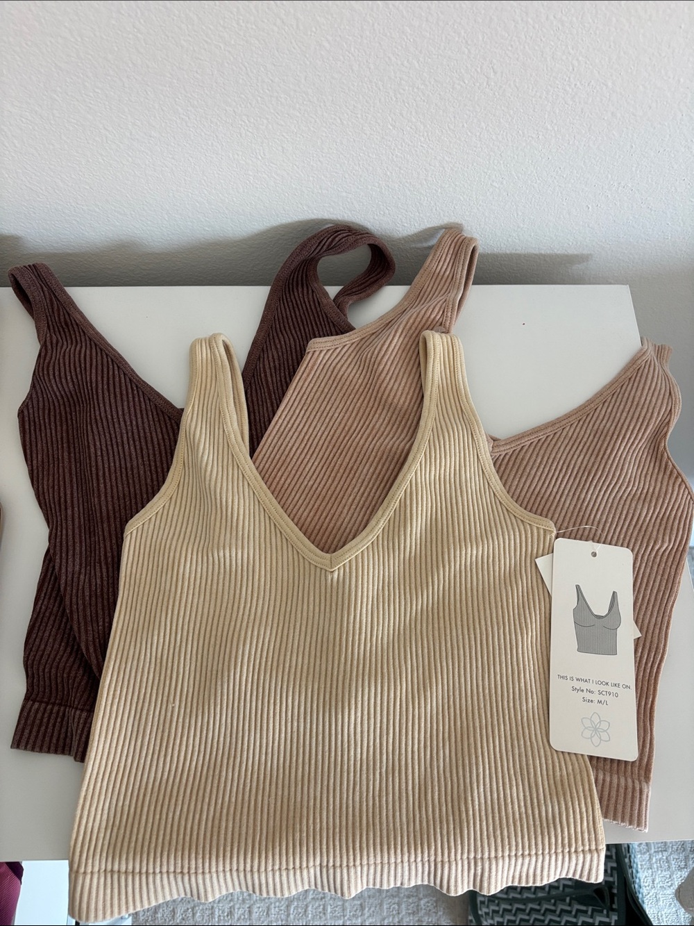 Set of 3 - Ribbed V-Neck Tank Top - Beige